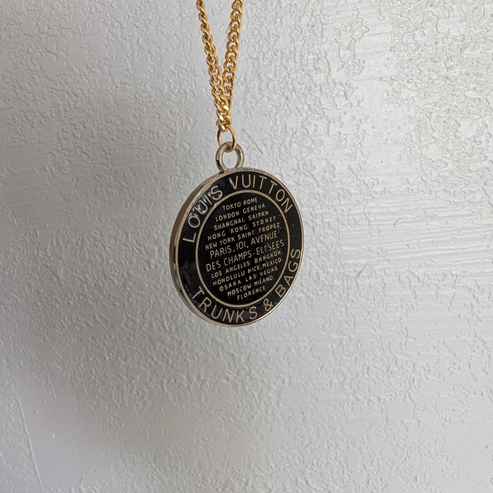Louis Vuitton Black and Gold Pendant Necklace - Picture 2 of 4